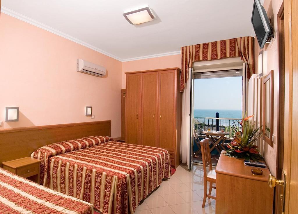 Hotel Bristol - Koolibry Hotels Cervia Room photo
